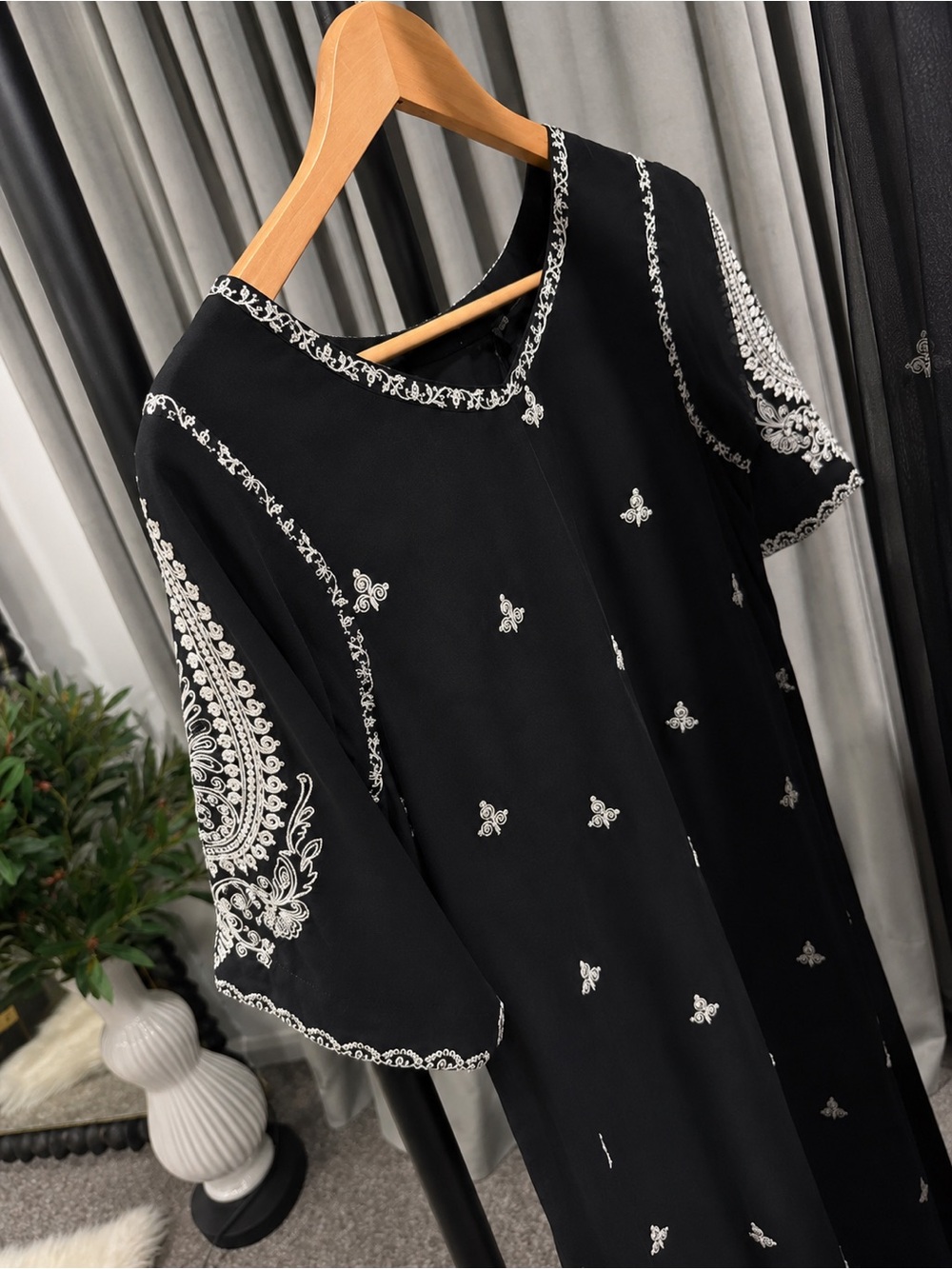 Hussain Rehar Black Embroidered Outfit ✨